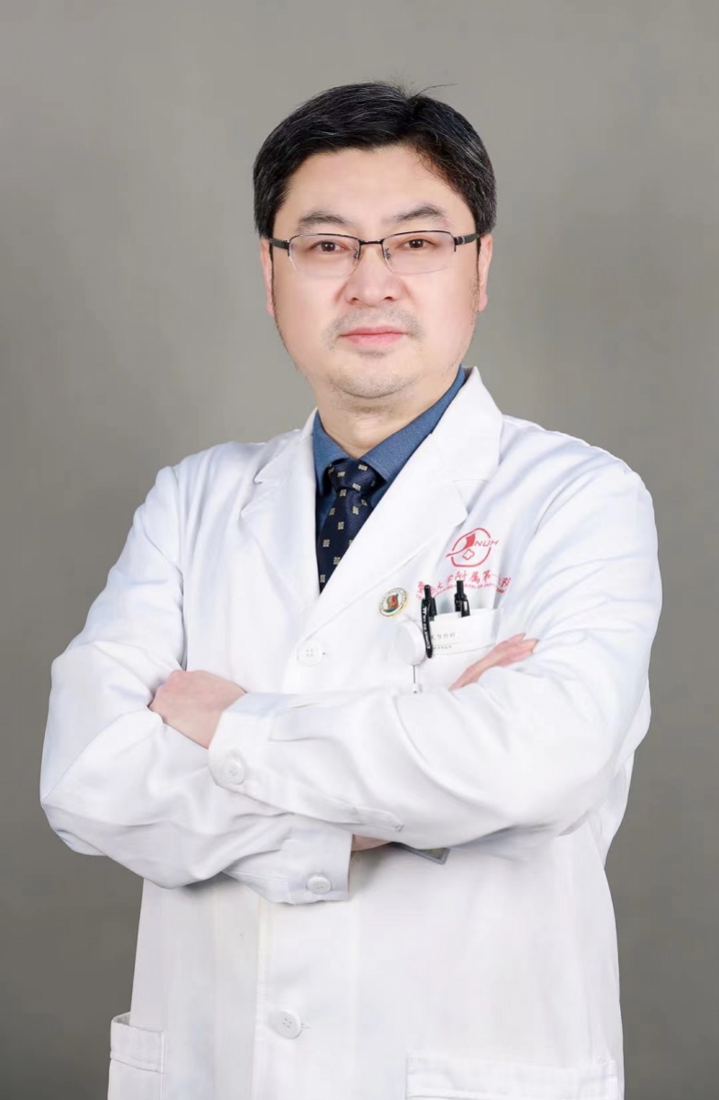 平足的人适合穿高跟鞋,偏平足崴脚后怎么治疗