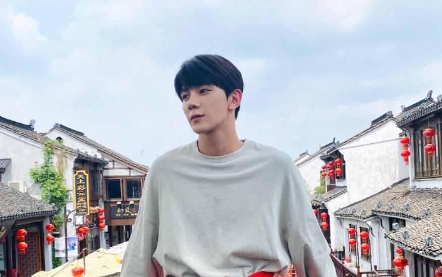 拜托了班长焉栩嘉夏之光r1se舞蹈,拜托了班长焉栩嘉夏之光看吻戏