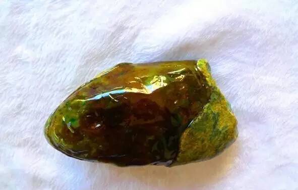 河边能捡到什么值钱的石头,在哪儿能捡到值钱的石头