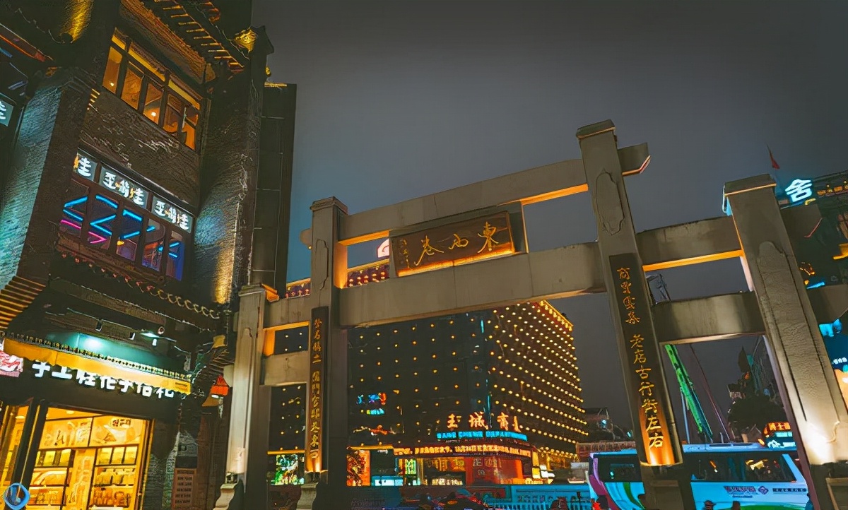 因为一条街爱上一座城,因为一条路爱上一座城市