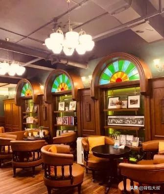 这个大叔有点料背包客主题酒店老板自媒体达人哪个身份才是他？