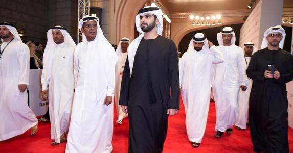 迪拜阿布扎比是哪个国家,阿布扎比和迪拜谁更值得去