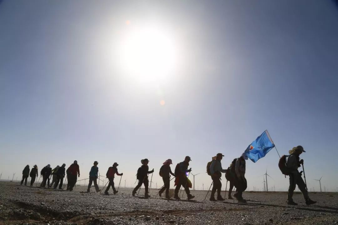 这是一份“大漠戈壁徒步指南——装备篇”，请您签收！