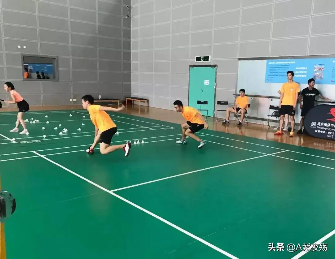 羽毛球单打训练计划方案,小孩羽毛球挥拍练习计划