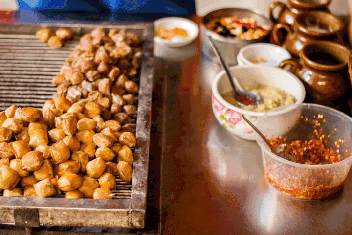 云南美食简介200字,云南豆腐特色小吃