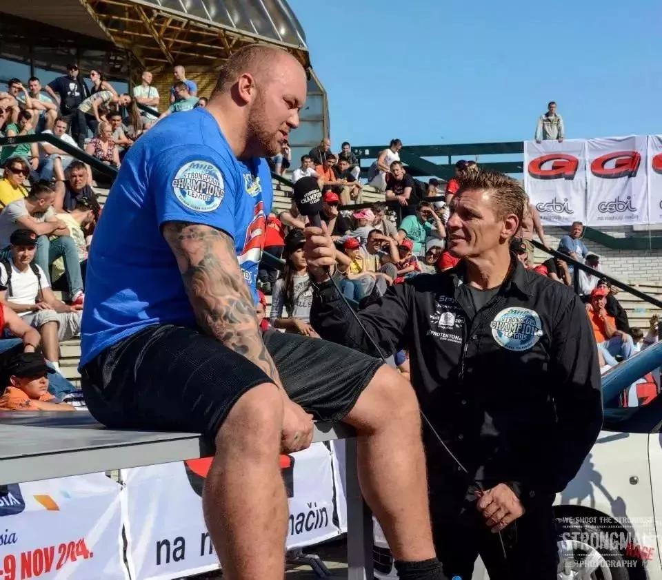 外国小哥模仿魔法师,外国小哥模仿吃东西的动作