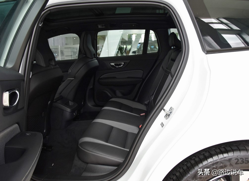 买了沃尔沃V60，不如想象中完美，简单分享提车价格和用车感受