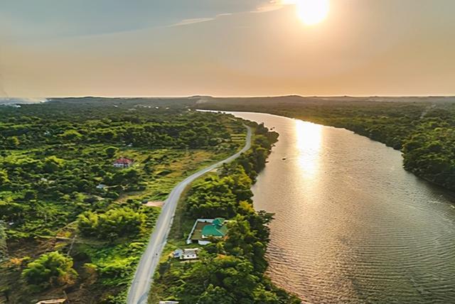 几内亚富有吗,几内亚为何富裕