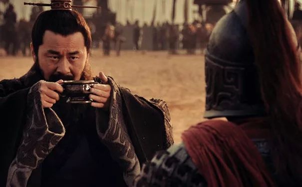 曹操才是真正的枭雄,曹操才是真正的军事家