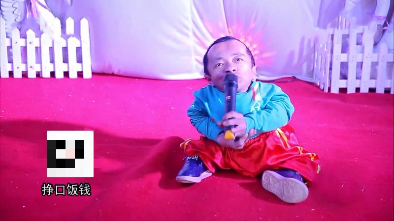 高165漂亮妻子嫁大10岁60厘米老公，被骂图钱，她：不在乎