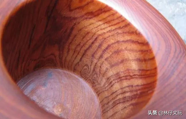 白酸枝和微凹黄檀哪个更像黄花梨,冒充黄花梨的酸枝有哪些