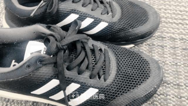 25岁男人脚臭,25岁帅哥脚臭怎么办