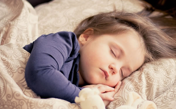 为什么有的父母小孩却很聪明,为什么有的孩子父母笨孩子却聪明