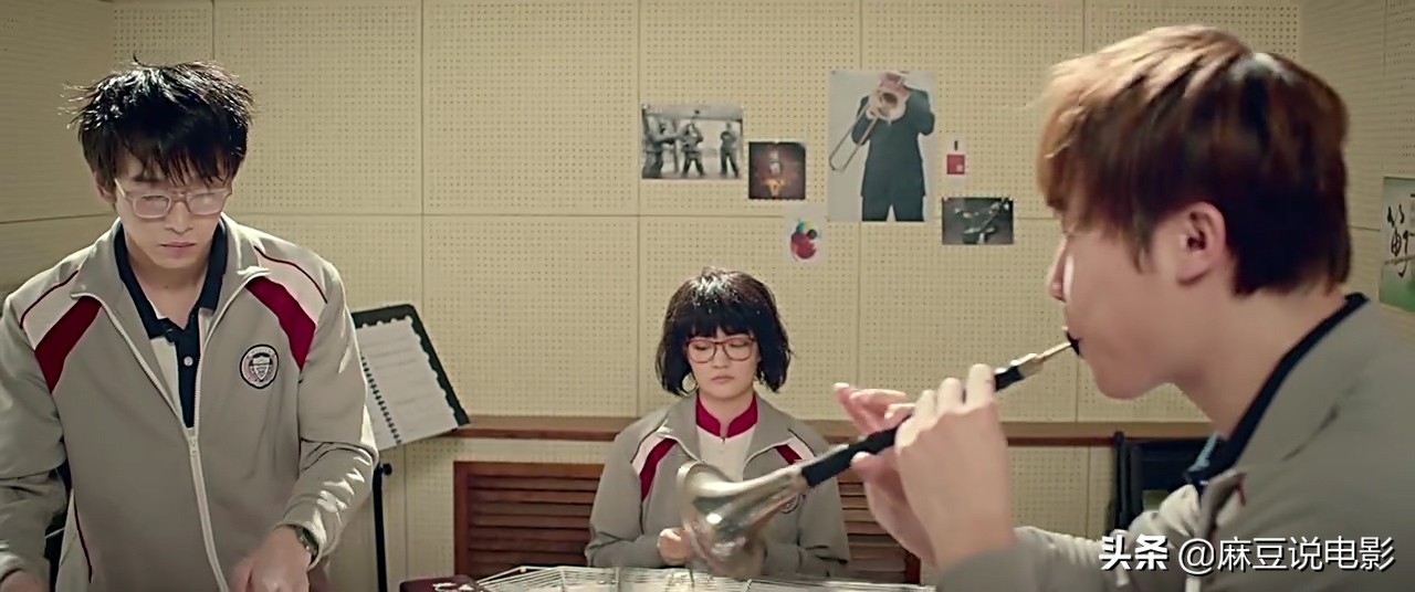 闪光少女二次元火了 (闪光少女音乐二次元)