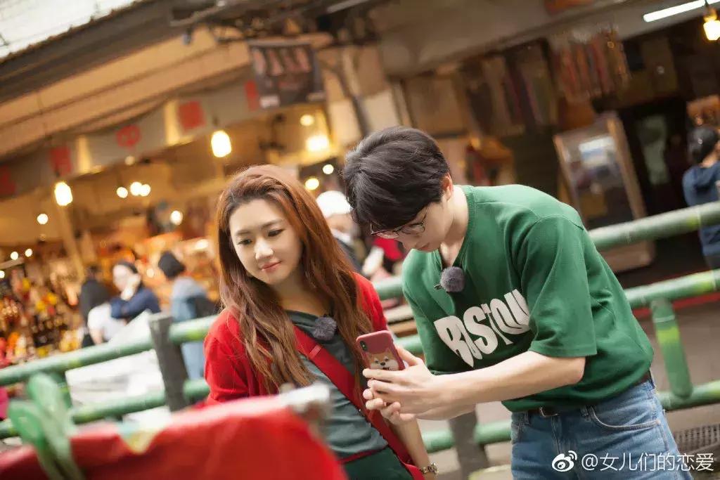 任家萱张轩睿甜蜜拥吻,任家萱张轩睿甜蜜视频