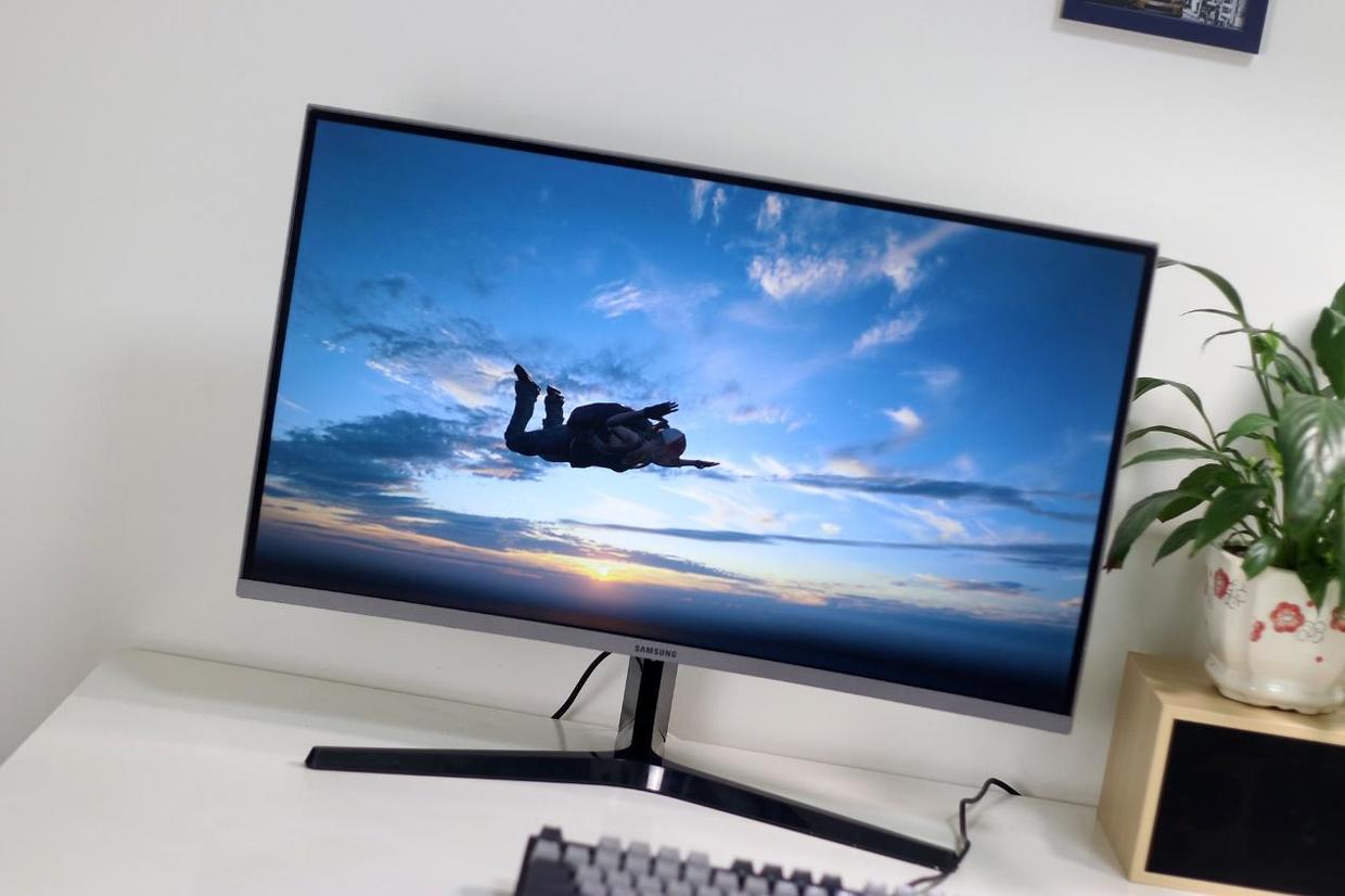 三星曲面和直面屏对比,三星曲面手机评测