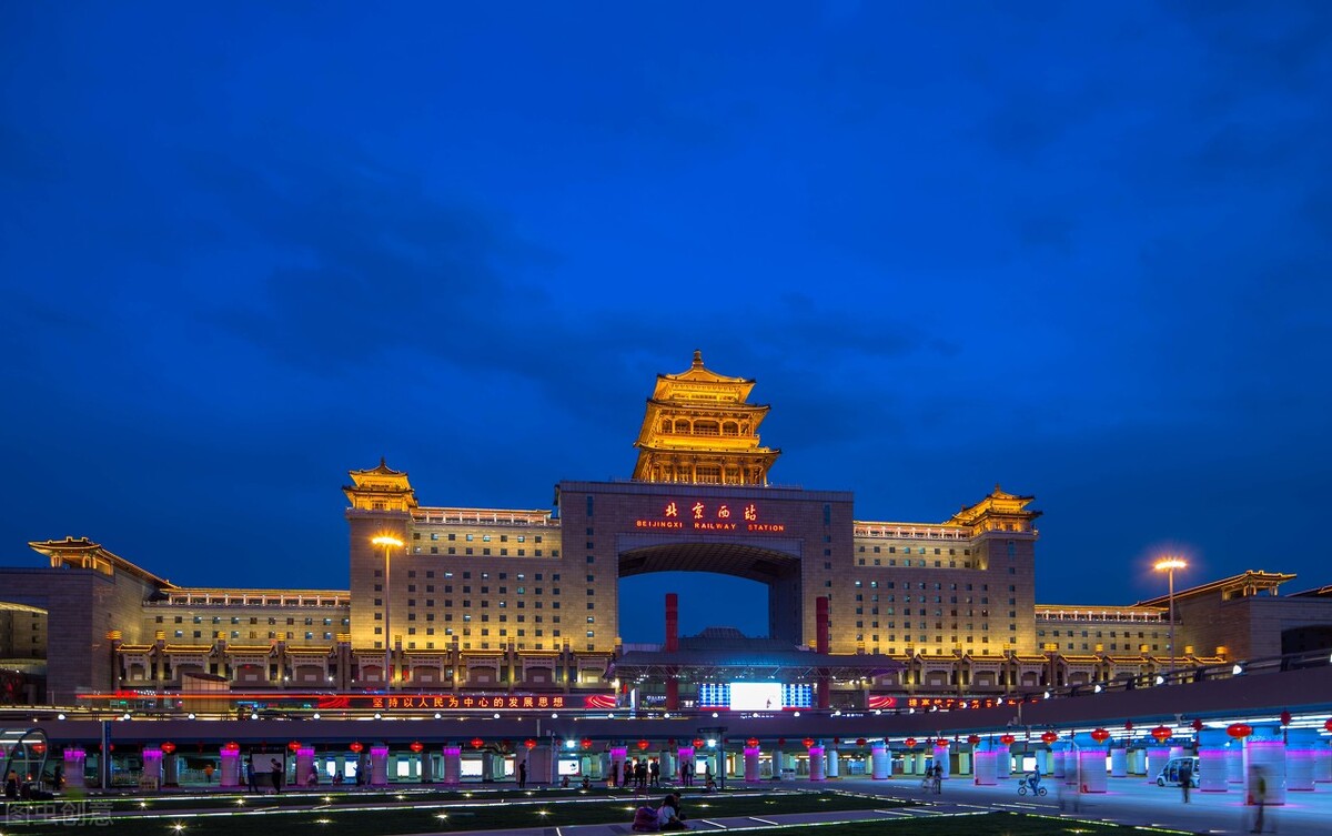 成都火车站时刻表最新,成都火车站始发多少列