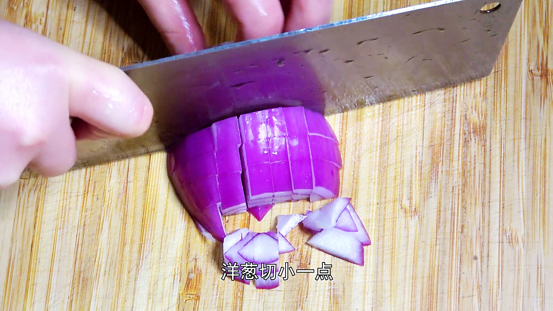 鸡爪去骨新方法，一根牙签就搞定，简单快速又完整，真实用