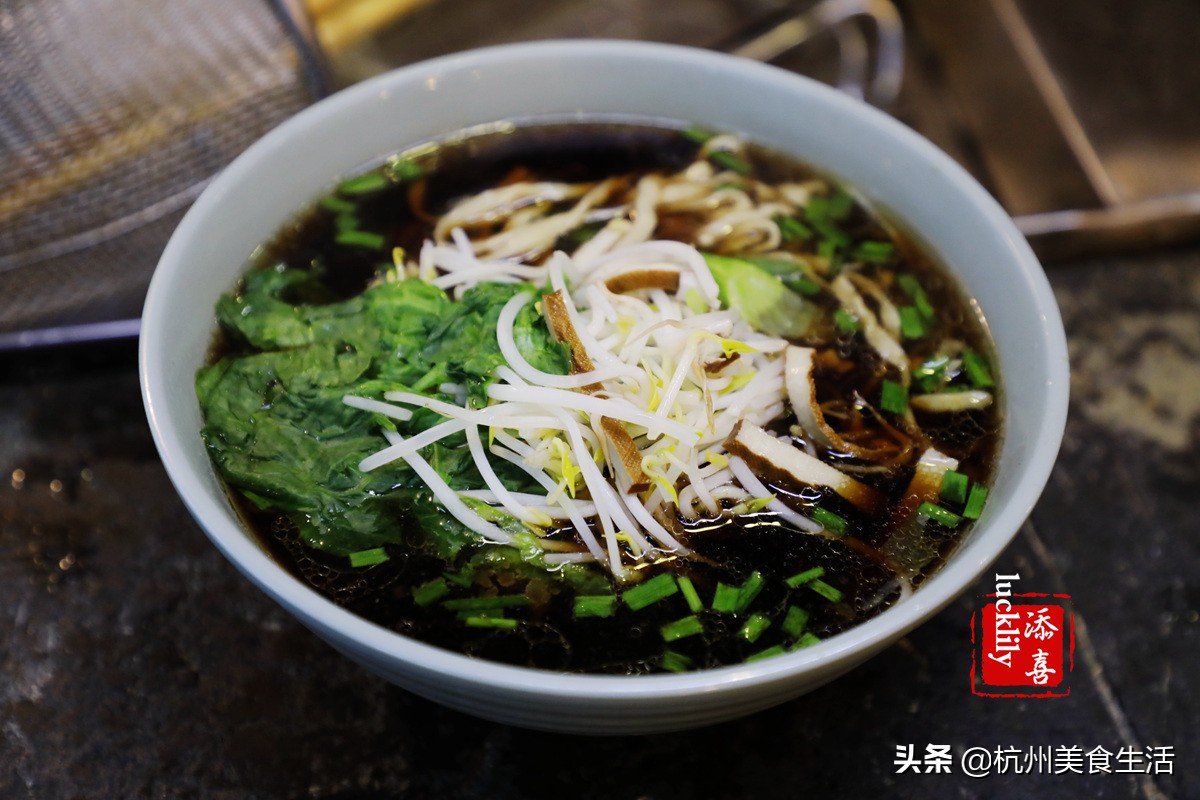 南京有名的镇江锅盖面馆,镇江锅盖面侍家面馆