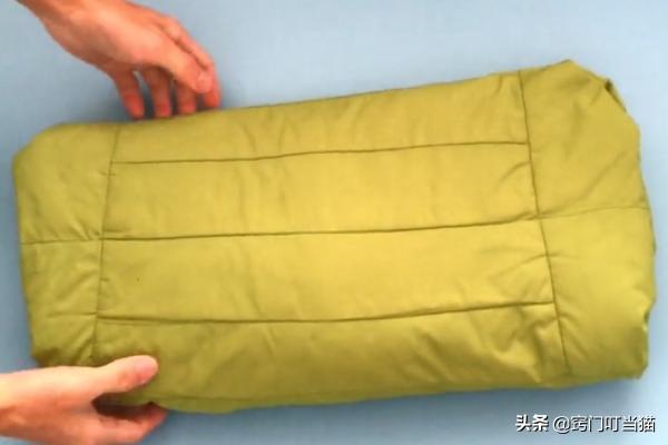 羽绒服最简单的收纳法视频,这才是羽绒服正确穿法