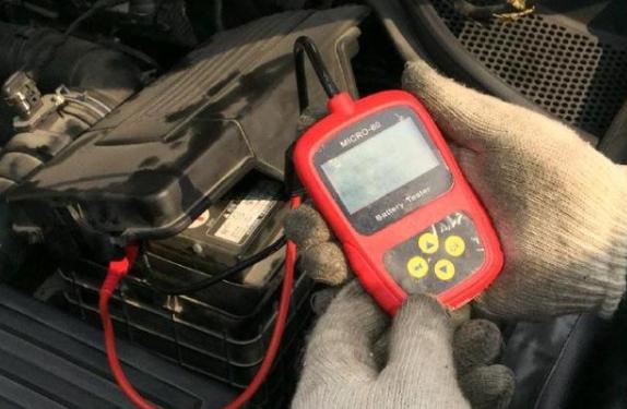 如何判断汽车电瓶的好坏,怎么判断电瓶充电器的好坏