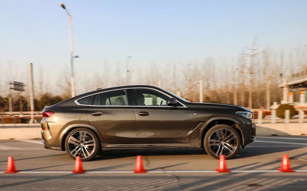 宝马x6全新2.0t油耗测试,宝马x6操控性与质量怎样