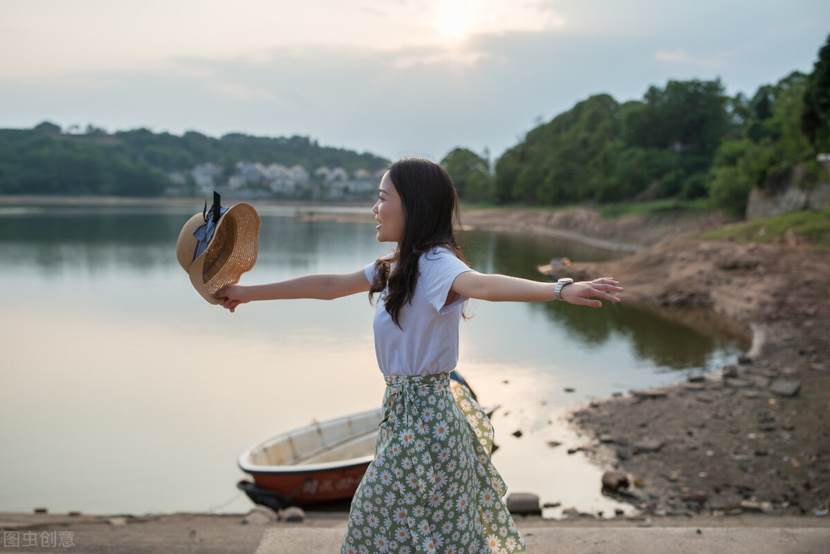 如何追求文静的女孩,怎么追文静内向的女孩