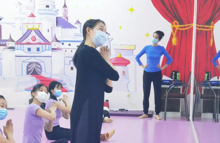 高歌曼舞,高歌舞蹈培训班