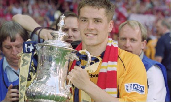 欧文获得过英超冠军视频,欧文十八岁就是英超最佳射手