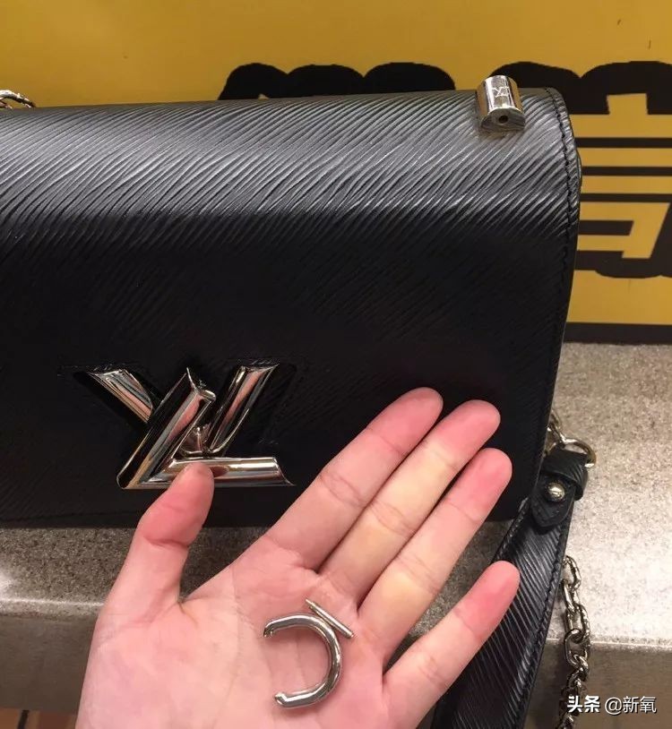 香奈儿包正品有瑕疵吗,香奈儿的包为什么比gucci贵那么多