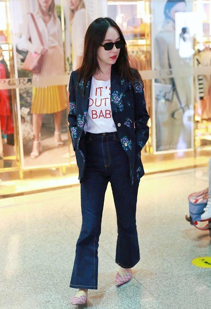 霍思燕穿搭日常图片,霍思燕喜欢晒素颜长相美穿衣有范