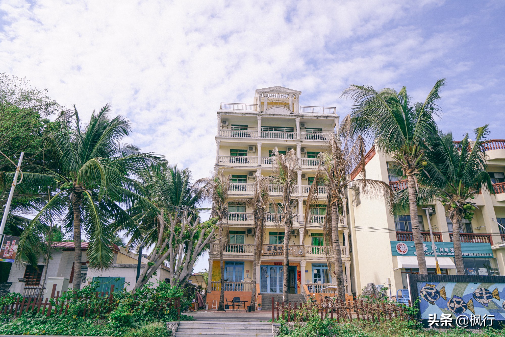 被猴子袭击，门票昂贵，拍照被轰，被我全程吐槽的三亚到底值不值