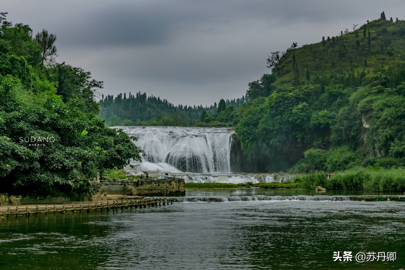 180块钱的门票,怎么玩才不冤枉?世界最大瀑布群来了不后悔