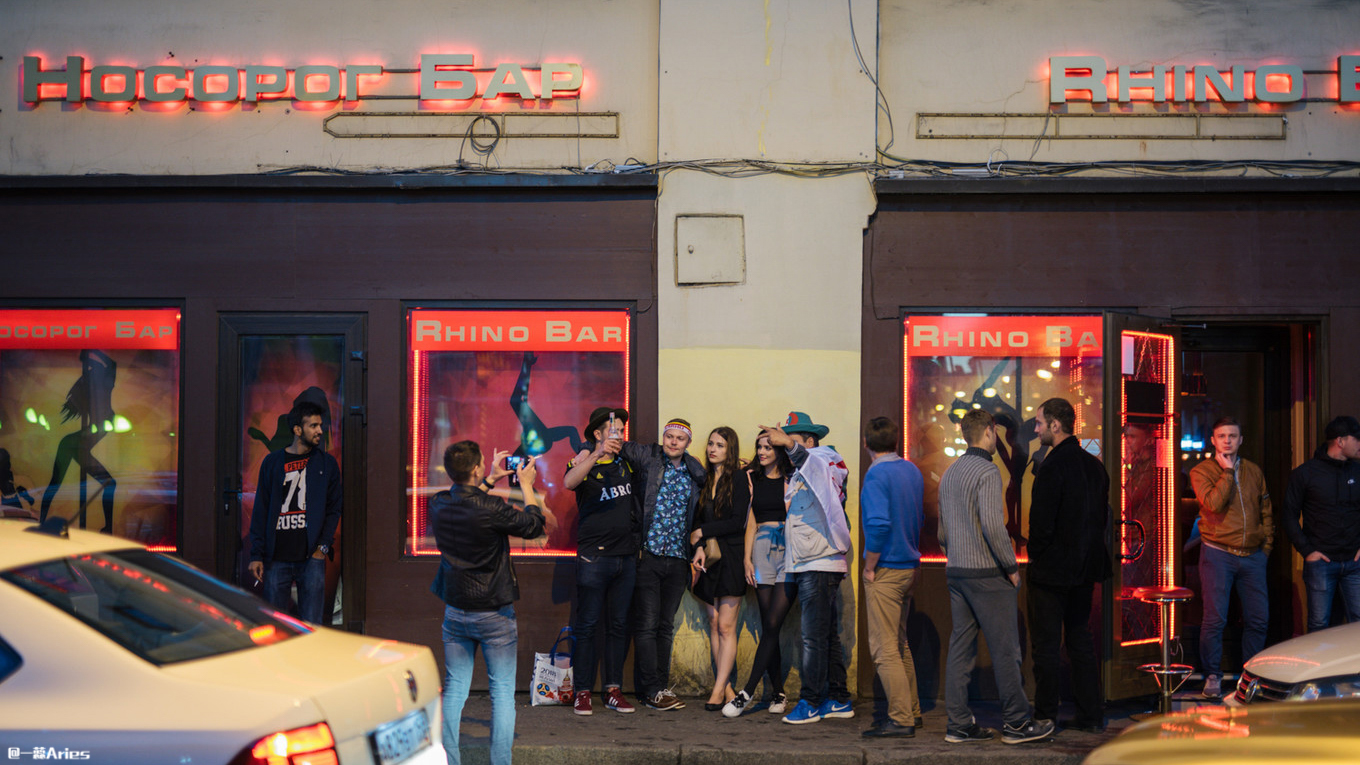 今天想帮我们的好邻居“战斗民族”俄罗斯，也上一次热搜