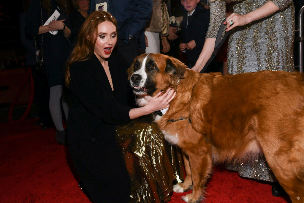 星云扮演者凯伦·吉兰长胖了,星云凯伦吉兰最新写真