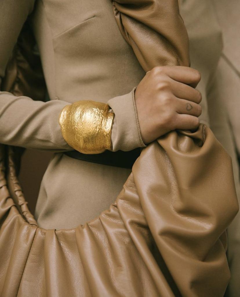 蕾哈娜菠萝纹的服装,蕾哈娜服装品牌