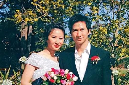 张家辉关咏荷夫妻近况,张家辉关咏荷结婚