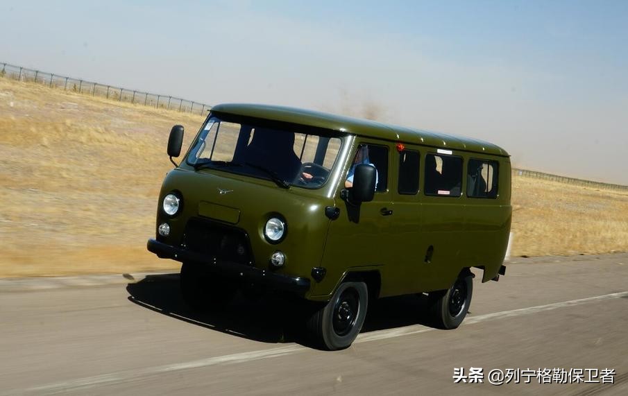 综合研判苏军UAZ-452型1吨级越野指挥车技战术（1）