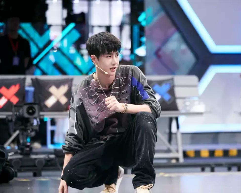 王一博同款手表值得购买吗,王一博常戴的手表有哪些