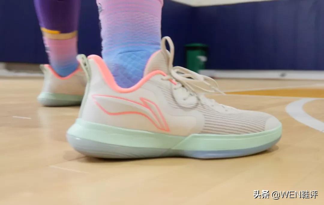 李宁lightfoam和安踏闪能,李宁闪能3.0蓝粉色测评