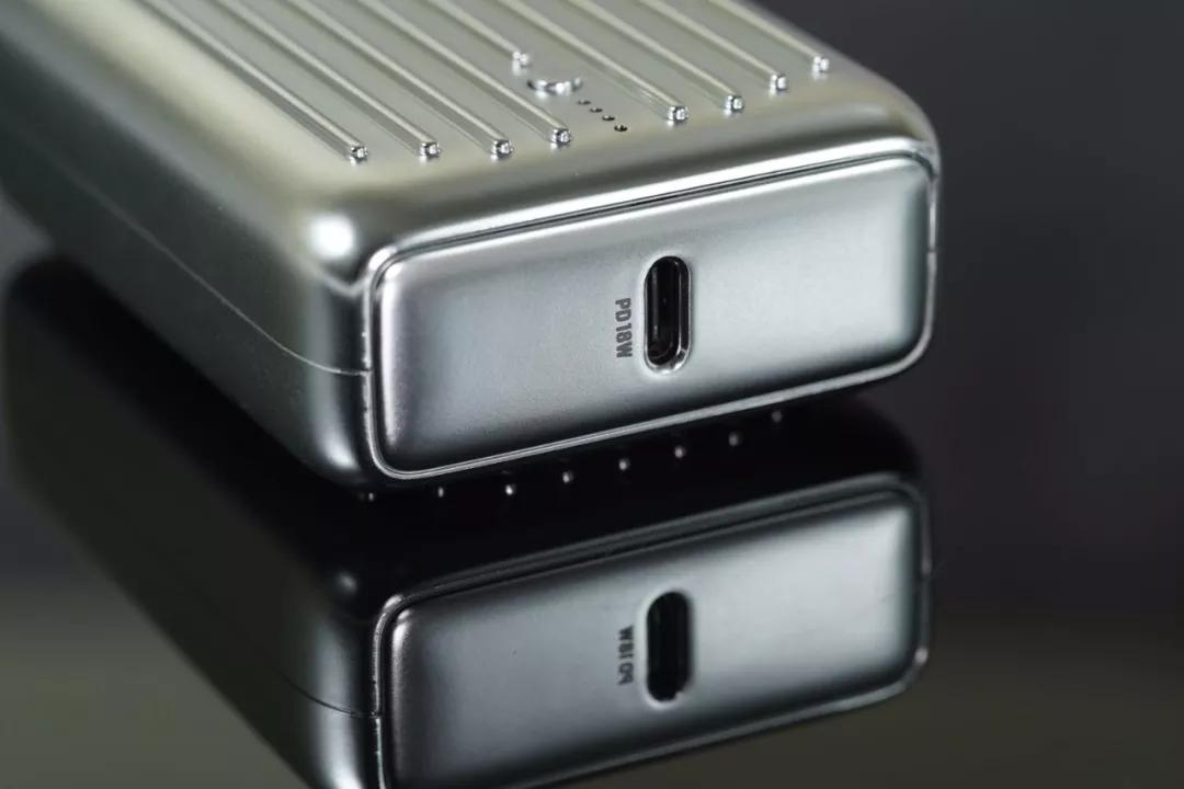 小米充电宝可以给华为手机充电吗,华为充电宝和小米充电宝哪个好