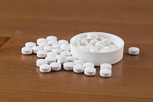 牙痛消炎用阿莫西林还是甲硝唑好,牙痛吃甲硝唑还是阿莫西林