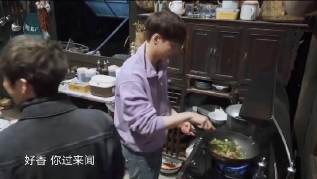 张艺兴自责做错了菜是哪期,张艺兴做错事