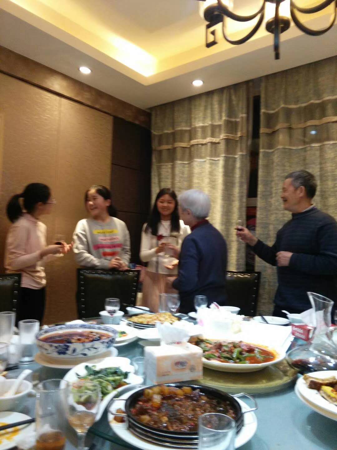 你家孩子有十张照片吗？我来告诉你怎样串出ta的成长史，看这……