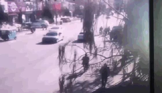 伤害未成年人的尊严违法吗,伤害未成年人的人受什么处罚