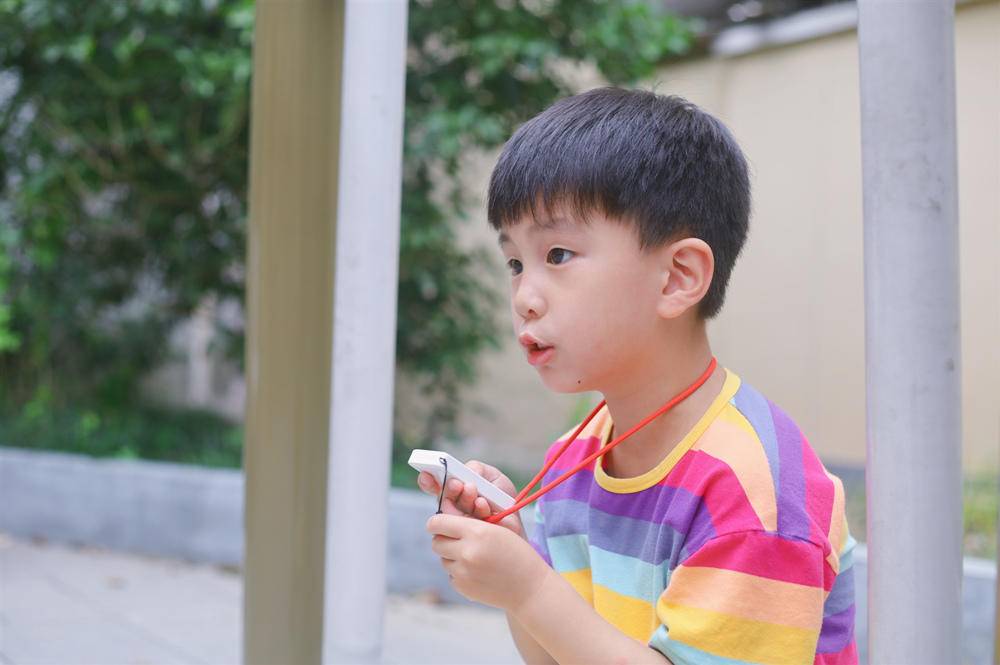 小爱同学不用插卡也能用,儿童智能电话不插卡能用吗