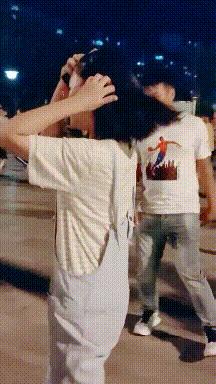 搞笑GIF段子：.我的小萝莉呢？你还我的小萝莉