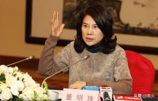 董明珠企业家传奇故事,董明珠三十年从底层到董事长