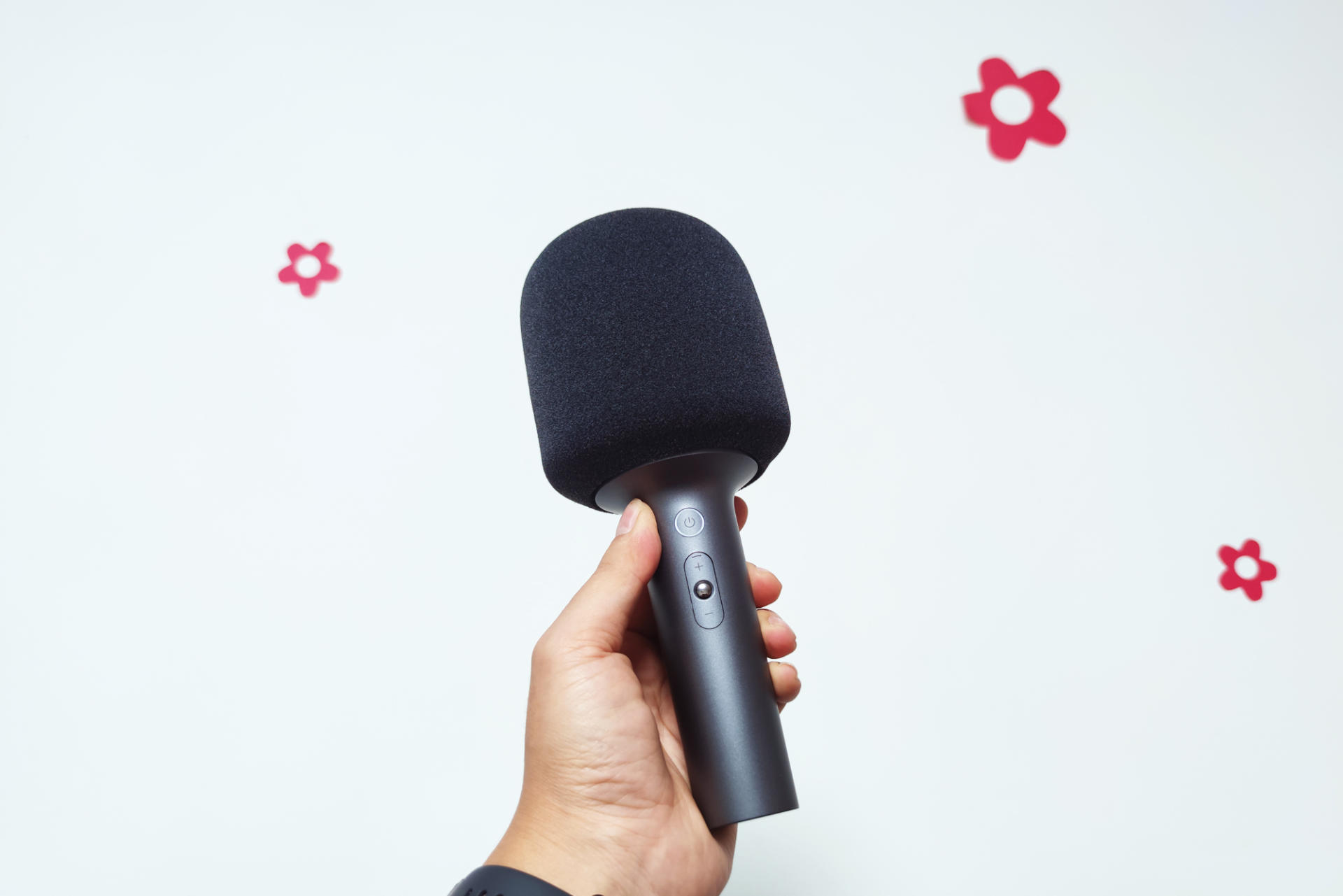 米家K歌麦克风评测，声卡级芯片+九种音效加持，把KTV随身携带