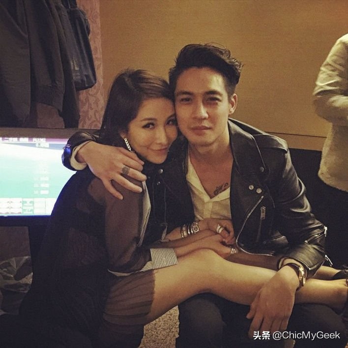 萧亚轩有过多少个鲜肉男友,出道20年交15位男友